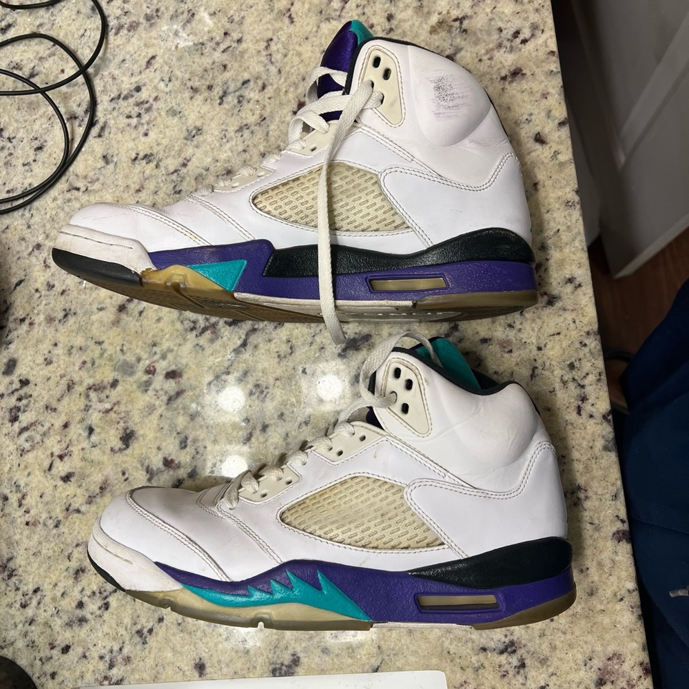 Jordan 5 Retro  Grape - size 9.5 - Used